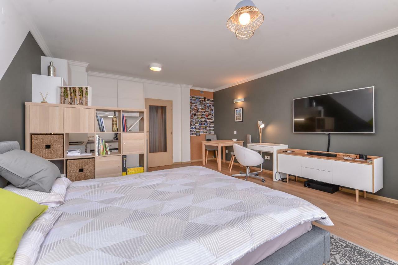 The Spot - Fully Equipped, Central, Modern By Flat Mаnager * София